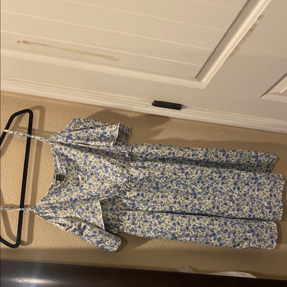 SHEIN Blue and White Floral Top